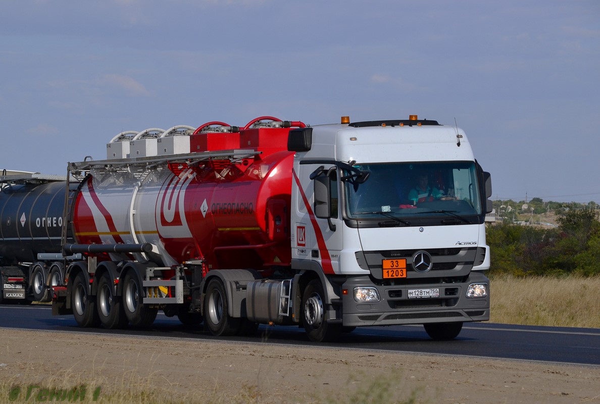 Волгоградская область, № М 128 ТМ 750 — Mercedes-Benz Actros '09 1841 [Z9M]