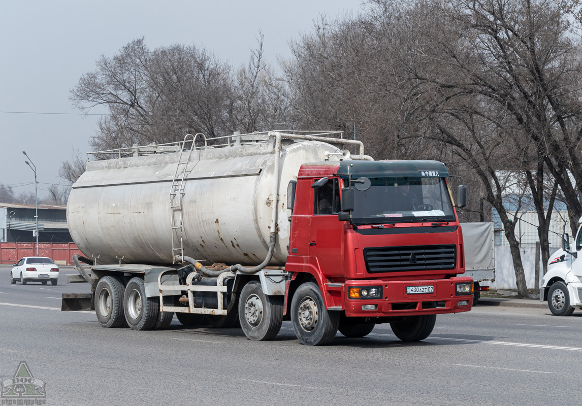 Алматы, № 430 AZT 02 — Sinotruk Steyr King