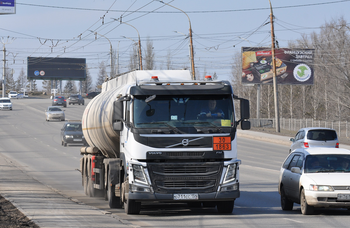 Омская область, № О 711 СС 154 — Volvo ('2013) FM.420 [X9P]
