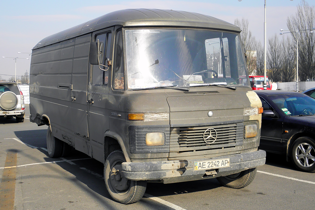 Днепропетровская область, № АЕ 2242 АР — Mercedes-Benz T2 ('1967) Днепропетровская область, № АЕ 2242 АР — Mercedes-Benz T2 ('1967)