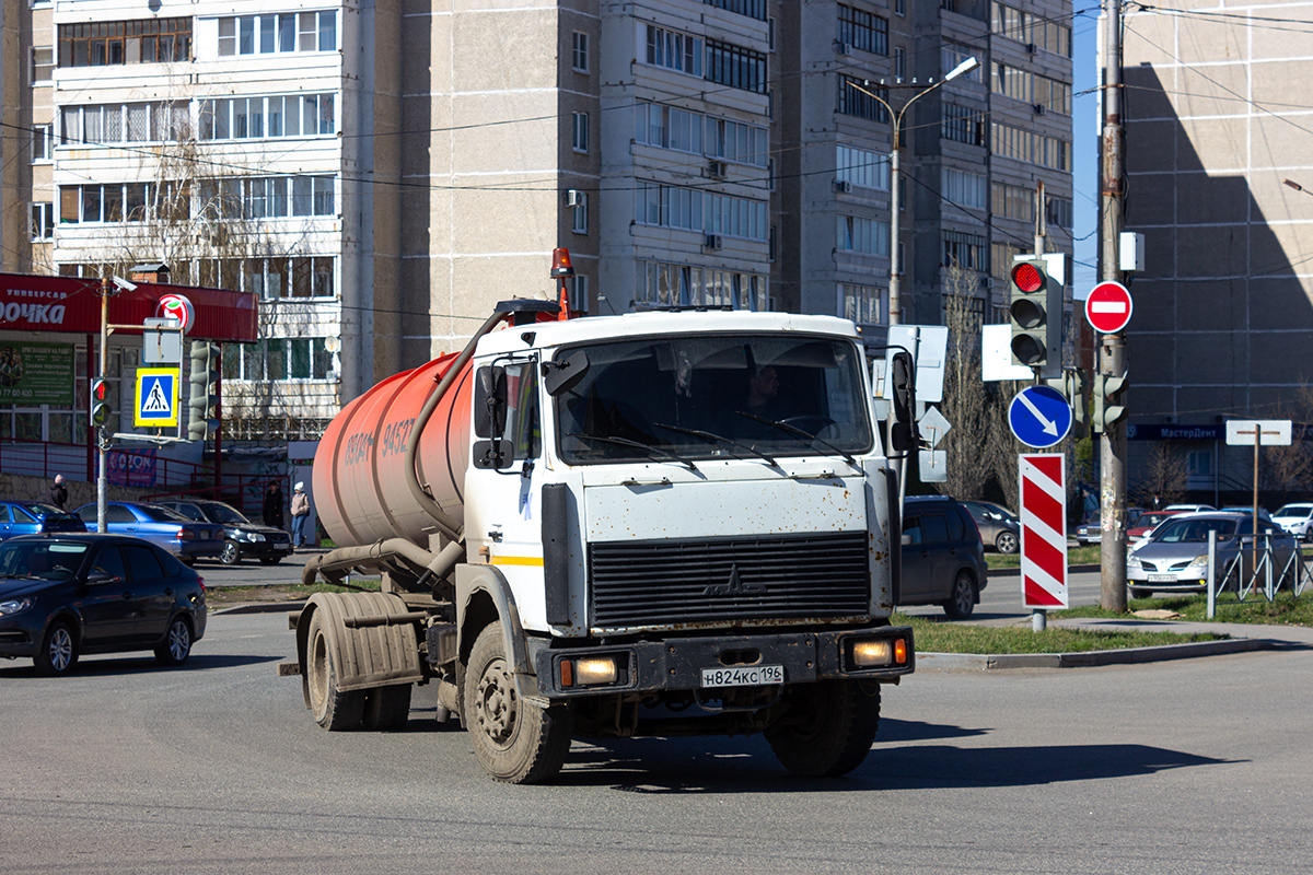 Свердловская область, № Н 824 КС 196 — МАЗ-5336A3 Свердловская область, № Н 824 КС 196 — МАЗ-5336A3