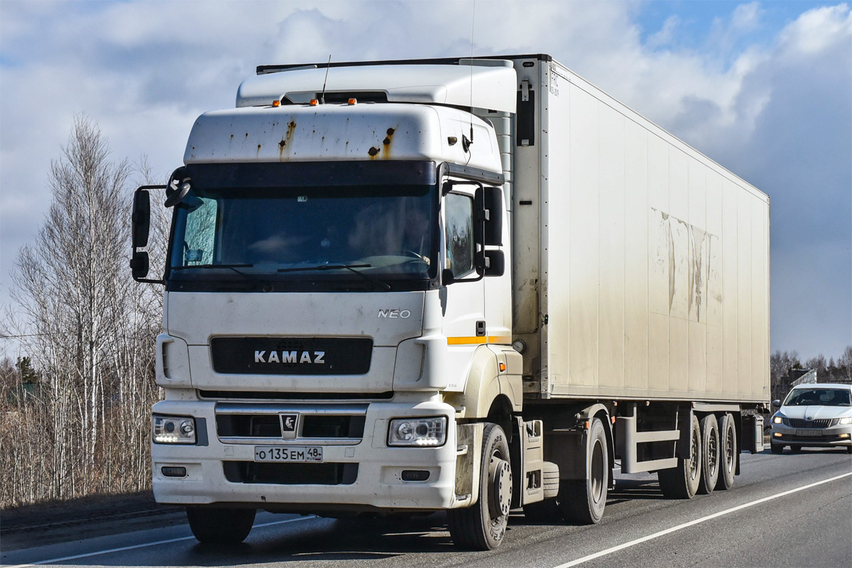 Липецкая область, № О 135 ЕМ 48 — КамАЗ-5490-S5(87) Липецкая область, № О 135 ЕМ 48 — КамАЗ-5490-S5(87)