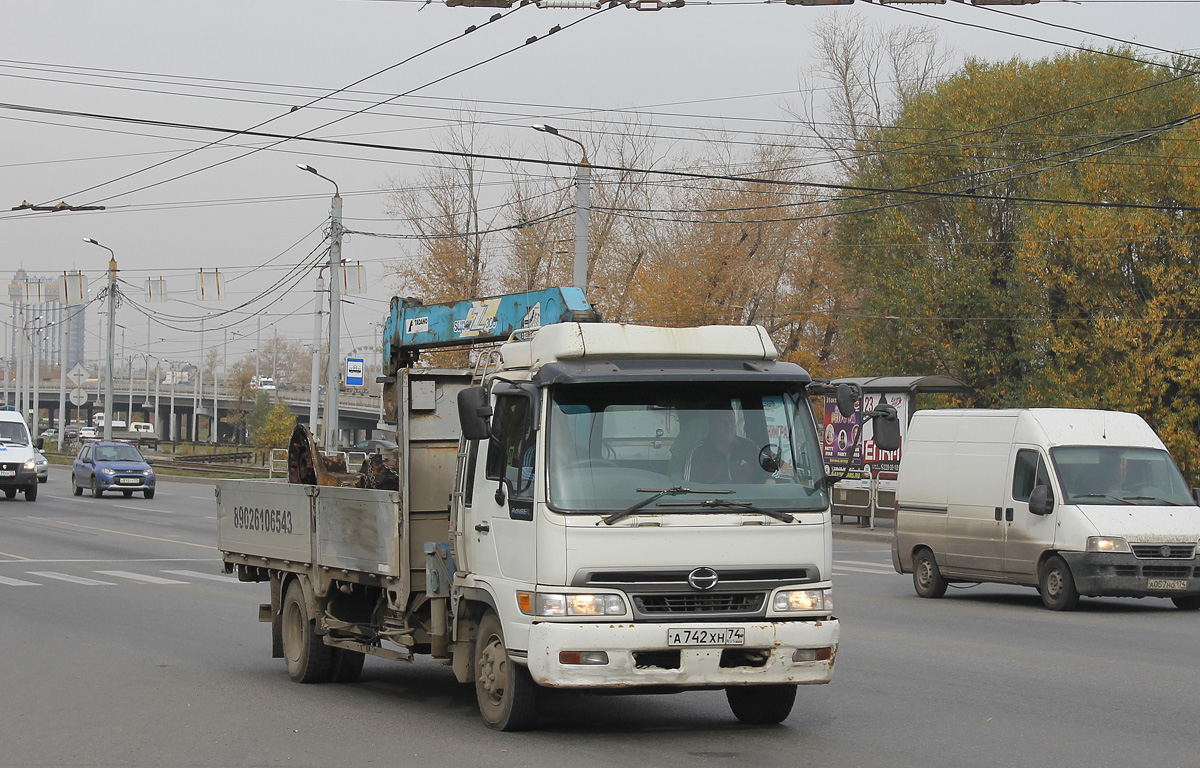 Челябинская область, № А 742 ХН 74 — Hino Ranger