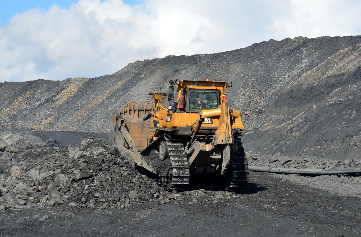 Кемеровская область, № 98 — Caterpillar D9 Кемеровская область, № 98 — Caterpillar D9
