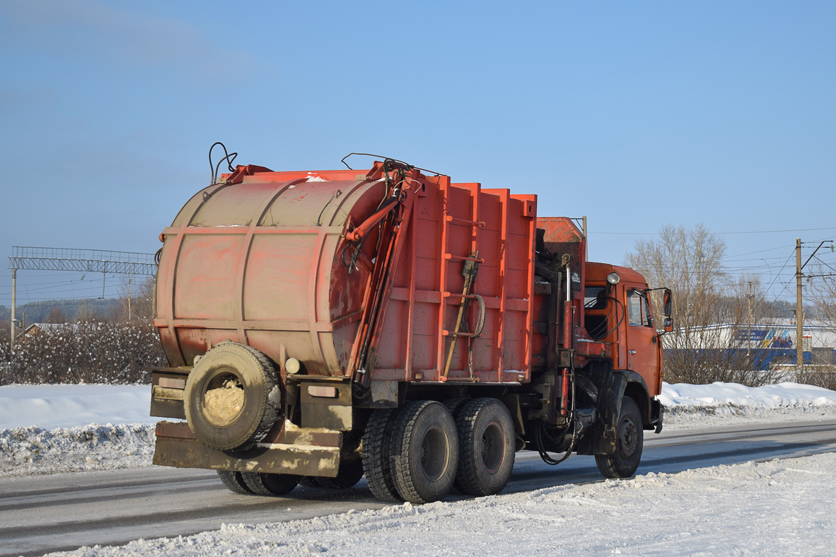 Алтайский край, № В 518 ОС 122 — КамАЗ-53215-15 [53215R]