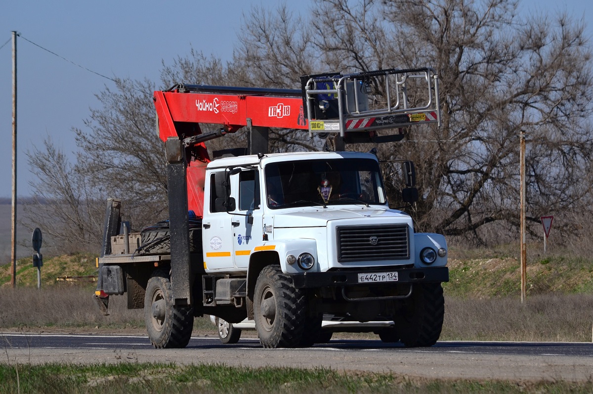 Волгоградская область, № Е 442 ТР 134 — ГАЗ-3308 «Садко» Волгоградская область, № Е 442 ТР 134 — ГАЗ-3308 «Садко»