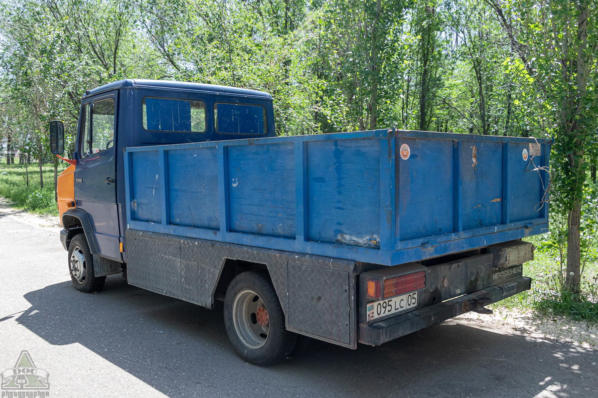 Алматинская область, № 095 LC 05 — Mercedes-Benz T2 ('1986)