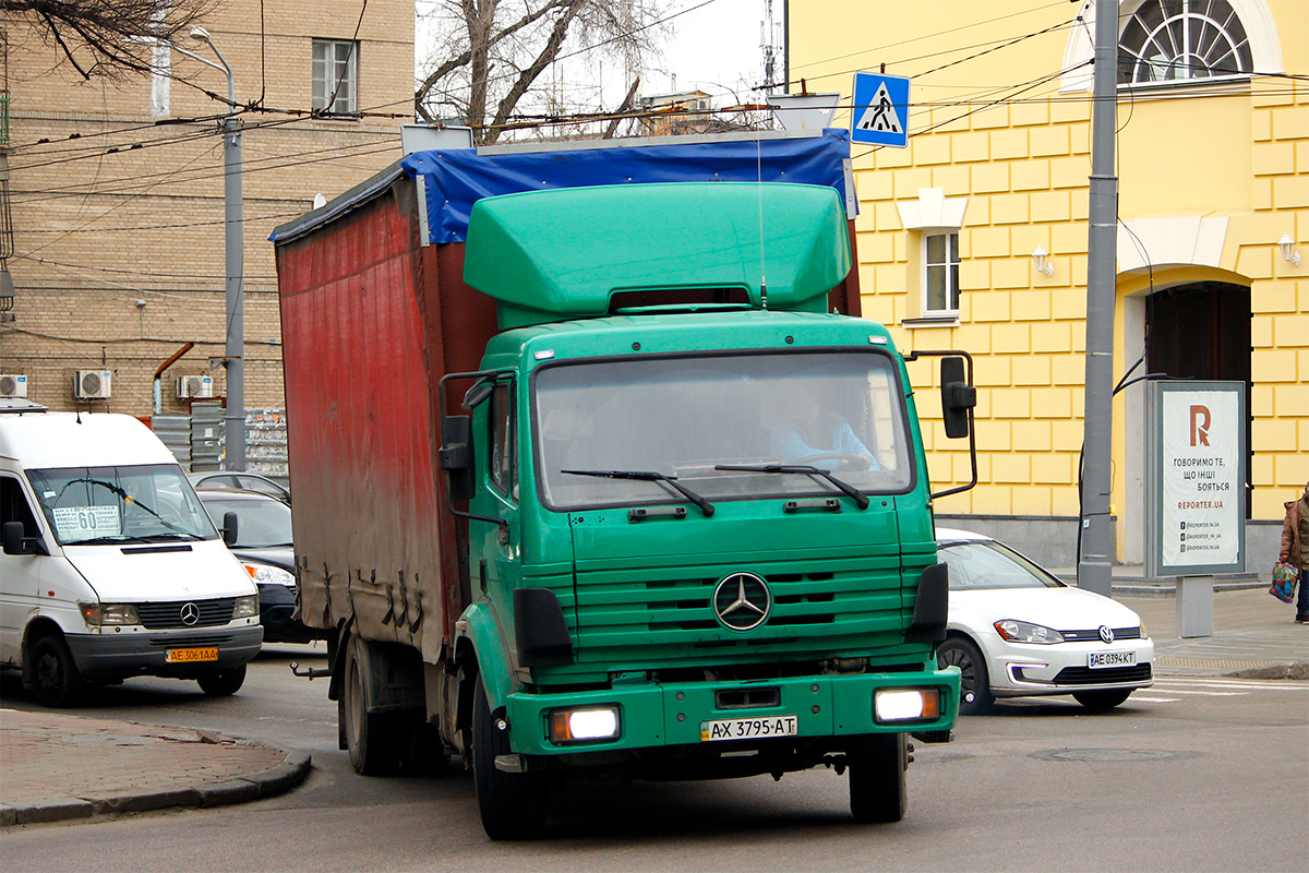 Харьковская область, № АХ 3795 АТ — Mercedes-Benz SK (общ. мод.) Харьковская область, № АХ 3795 АТ — Mercedes-Benz SK (общ. мод.)
