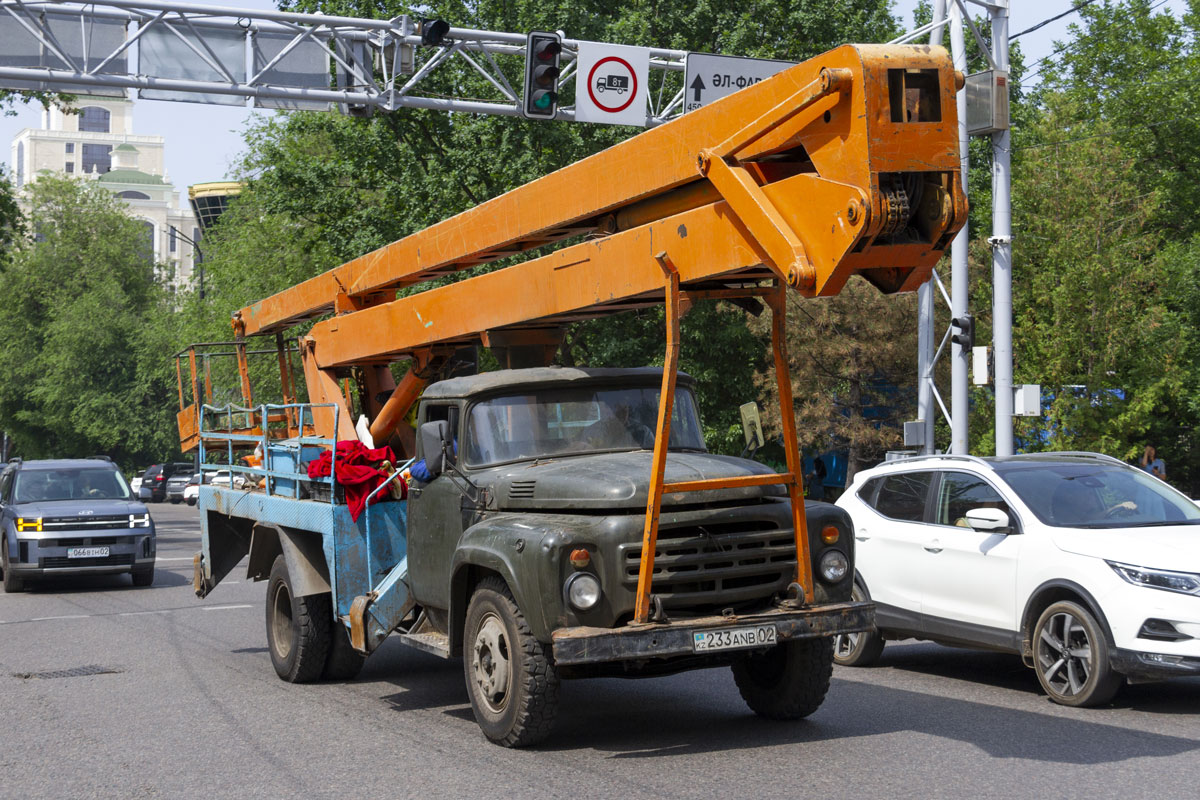 Алматы, № 233 ANB 02 — ЗИЛ-431412