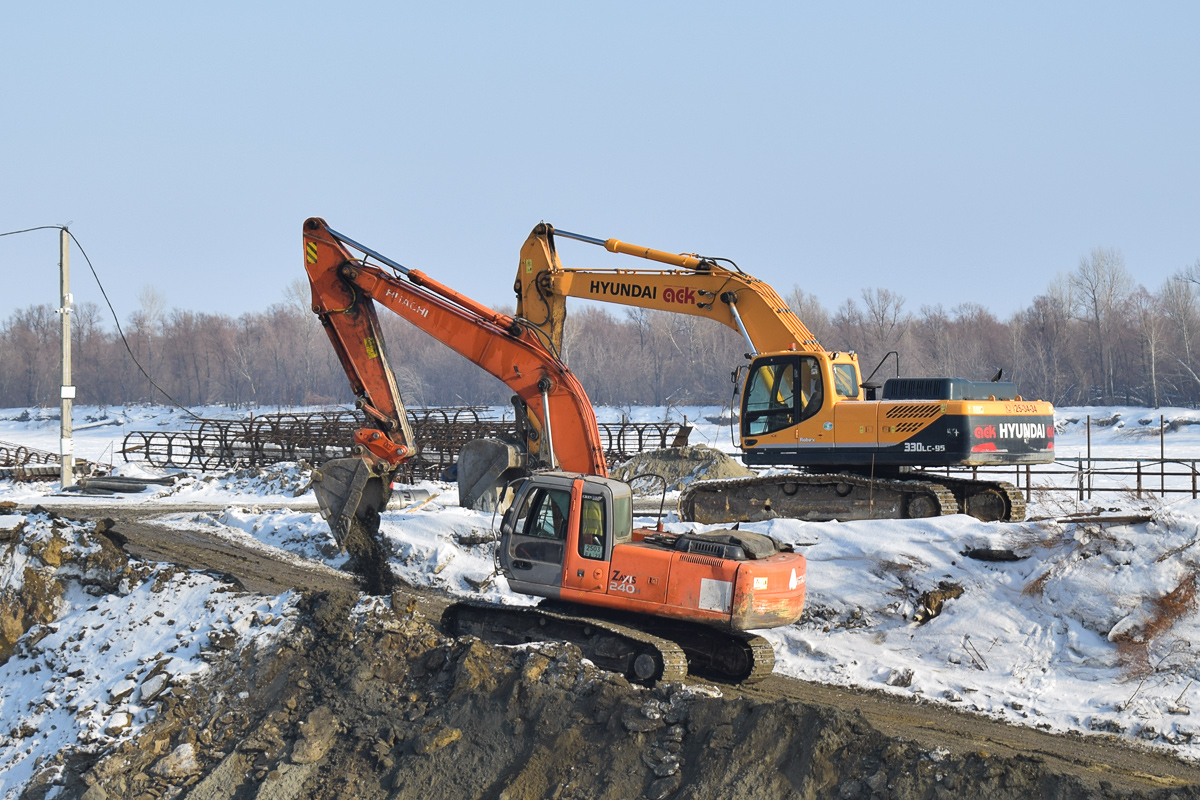 Алтайский край, № 2503 ЕА 22 — Hitachi ZX240 (общая модель)
