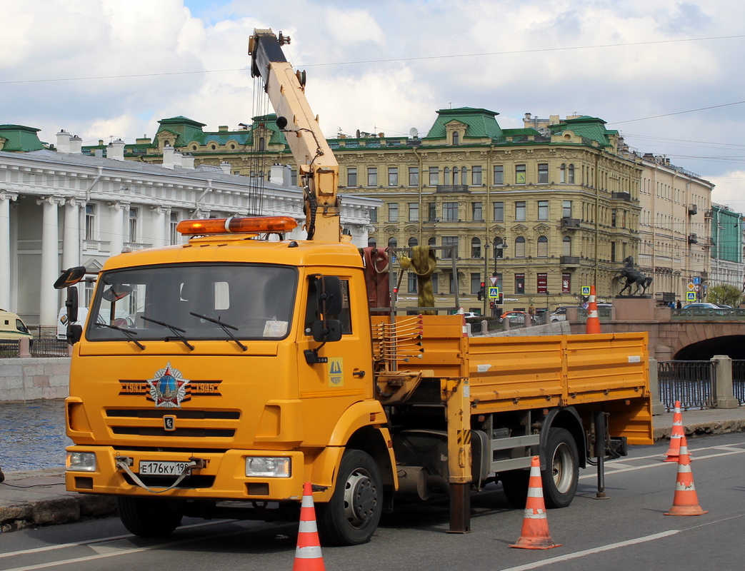 Санкт-Петербург, № Е 176 КУ 198 — КамАЗ-4308-G5(69)