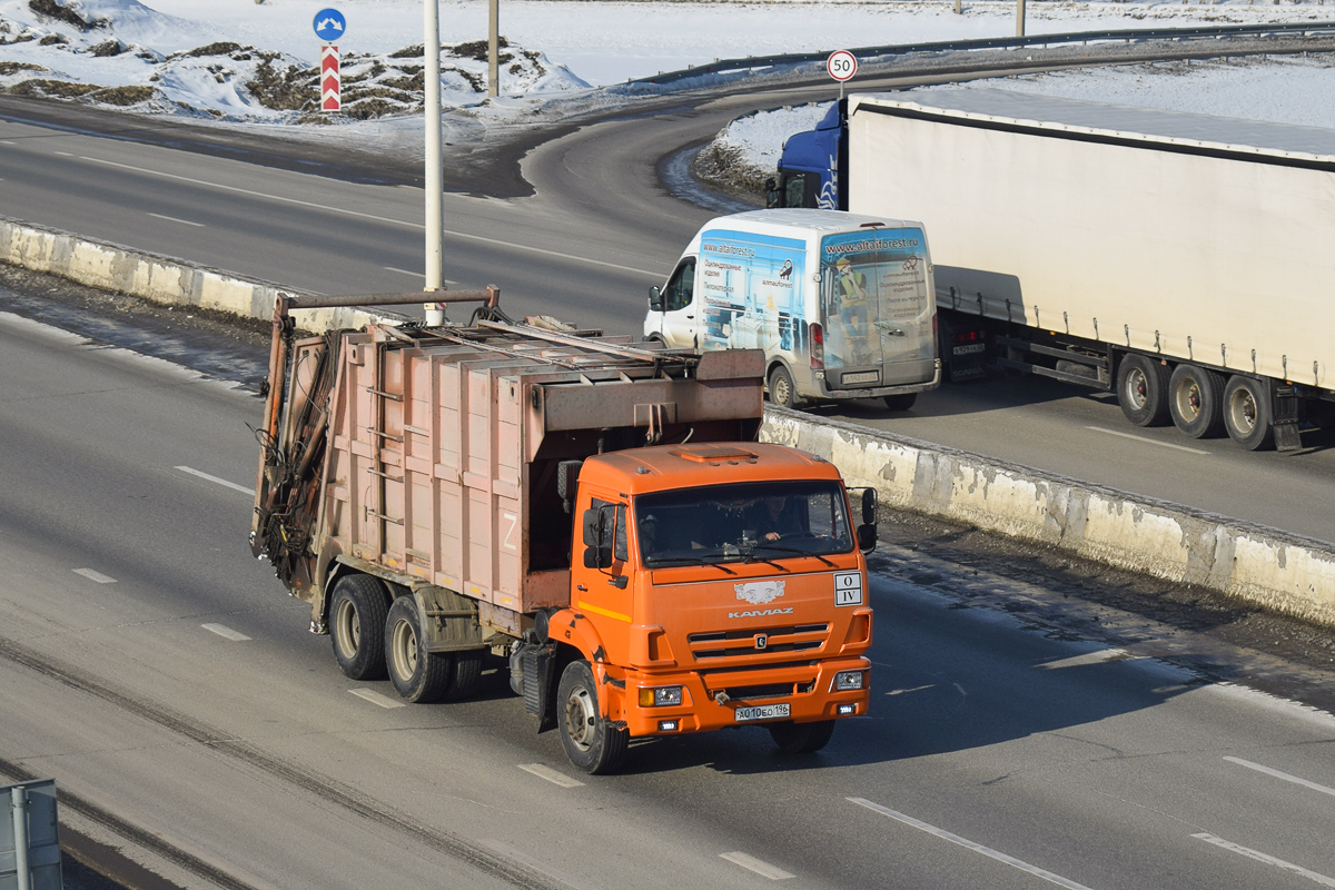 Алтайский край, № А 010 ЕО 196 — КамАЗ-65115-A4(23)