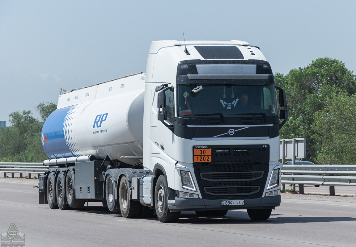 Алматы, № 884 FS 02 — Volvo ('2012) FH.500