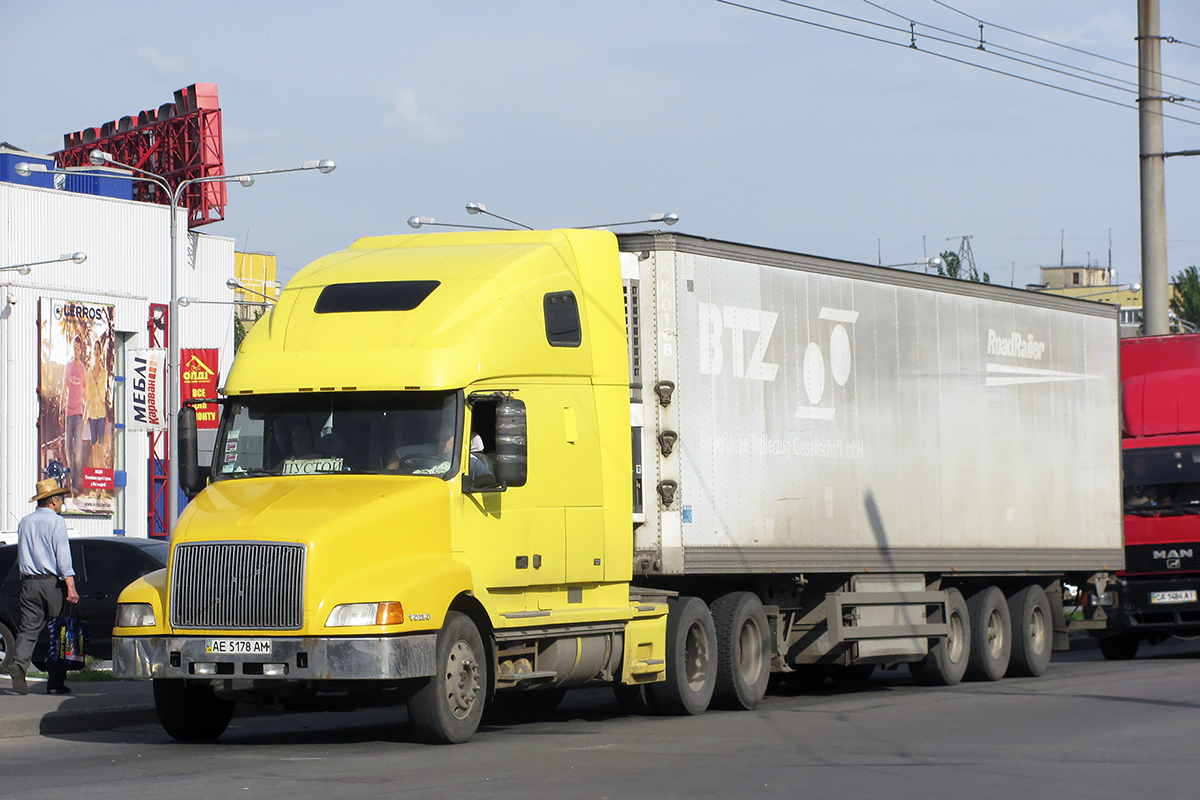 Днепропетровская область, № АЕ 5178 АМ — Volvo VNL660 Днепропетровская область, № АЕ 5178 АМ — Volvo VNL660