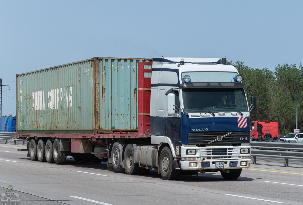 Алматы, № 852 APK 02 — Volvo ('1993) FH16.520