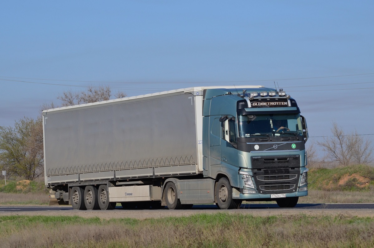 Свердловская область, № Т 742 АС 196 — Volvo ('2012) FH.500 [X9P]