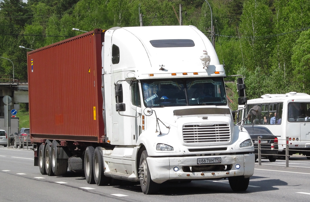 Московская область, № Х 667 ВМ 190 — Freightliner Columbia