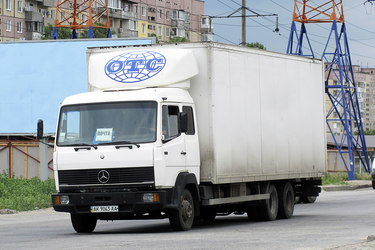 Крым, № АК 9063 АА — Mercedes-Benz LK 817 Крым, № АК 9063 АА — Mercedes-Benz LK 817