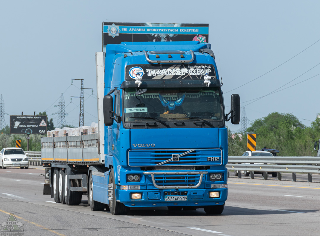 Жетысуская область, № 671 AEQ 19 — Volvo ('1993) FH12.420