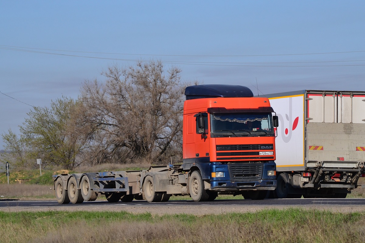 Волгоградская область, № В 128 НО 134 — DAF 95XF FT