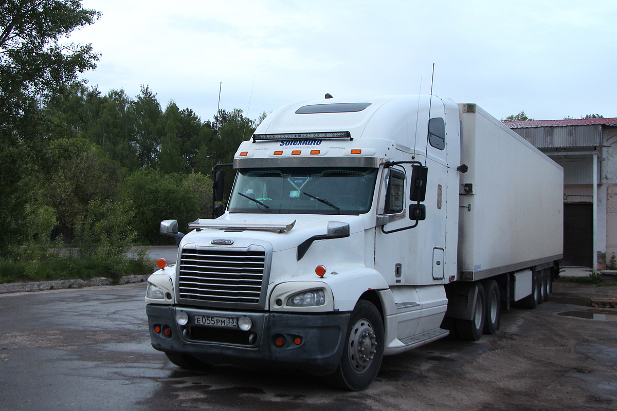 Краснодарский край, № Е 055 РМ 33 — Freightliner Century Class