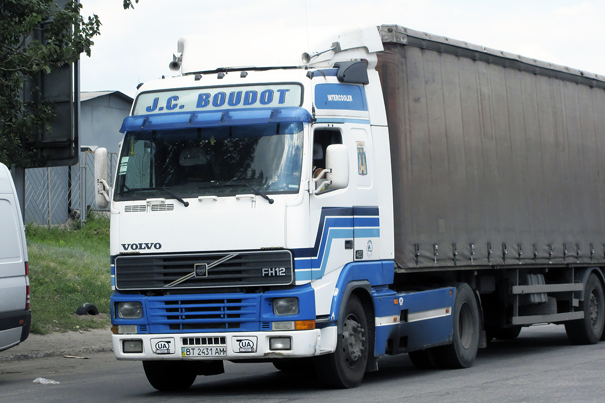 Херсонская область, № ВТ 2431 АМ — Volvo ('1993) FH12.420