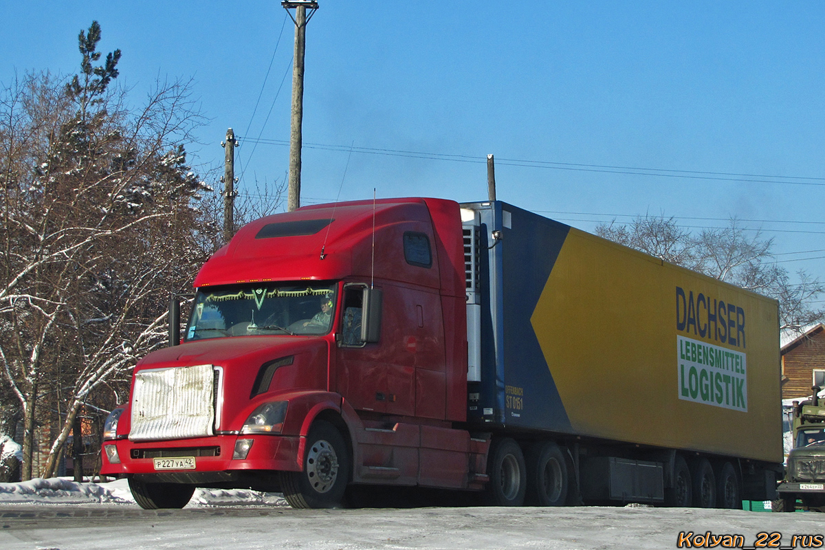 Кемеровская область, № Р 227 УА 42 — Volvo VNL670 Кемеровская область, № Р 227 УА 42 — Volvo VNL670
