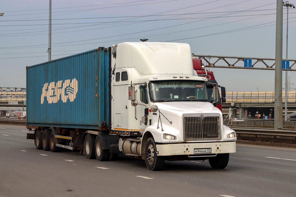 Новгородская область, № М 944 АК 53 — International 9200