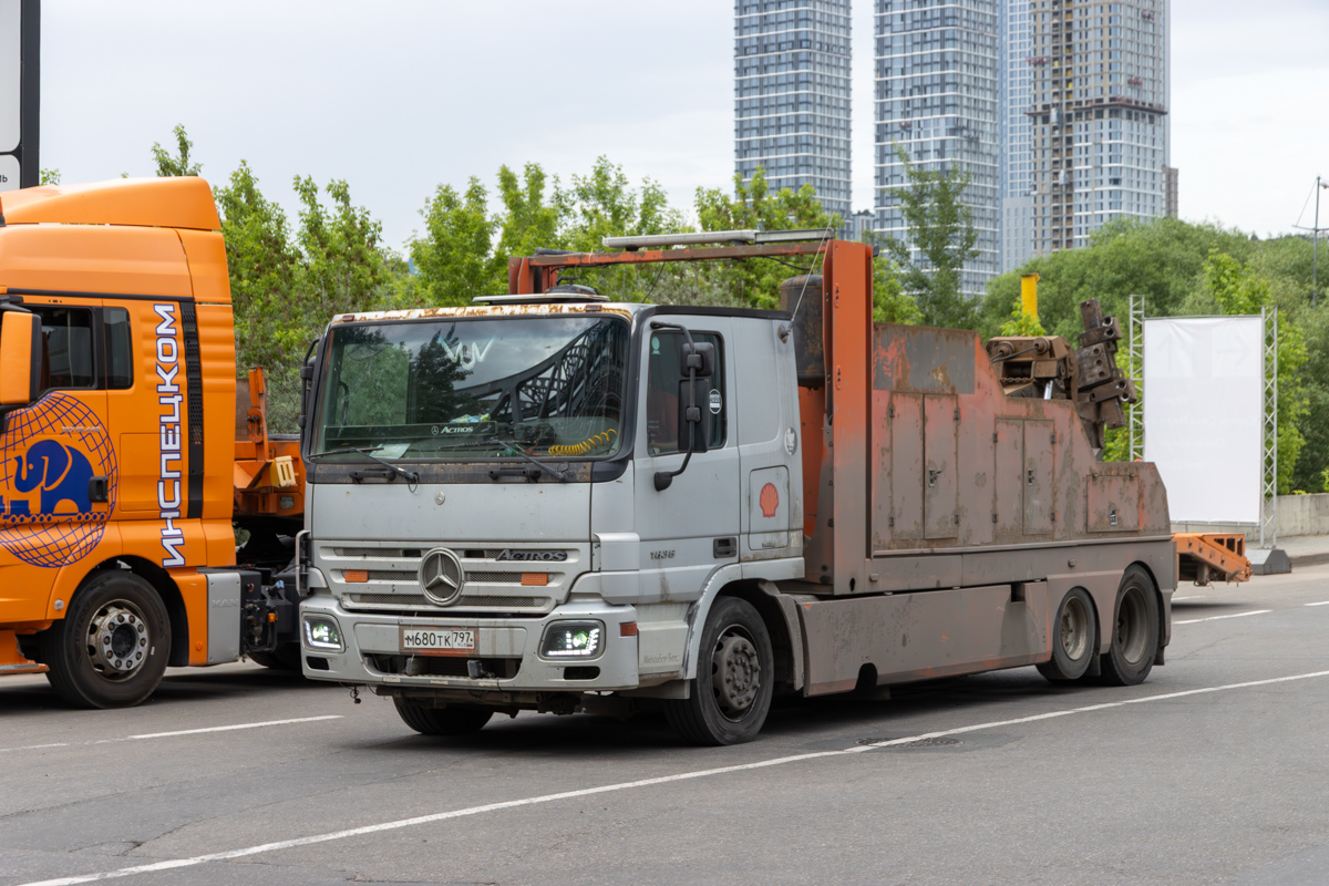 Москва, № М 680 ТК 797 — Mercedes-Benz Actros ('2003) 1836