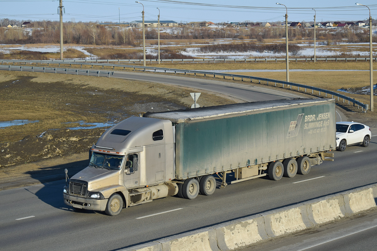 Алтайский край, № А 512 СХ 122 — Freightliner Century Class
