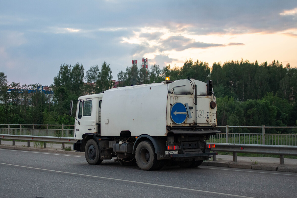 Московская область, № Т 829 МС 797 — MAN M90 (общая модель)