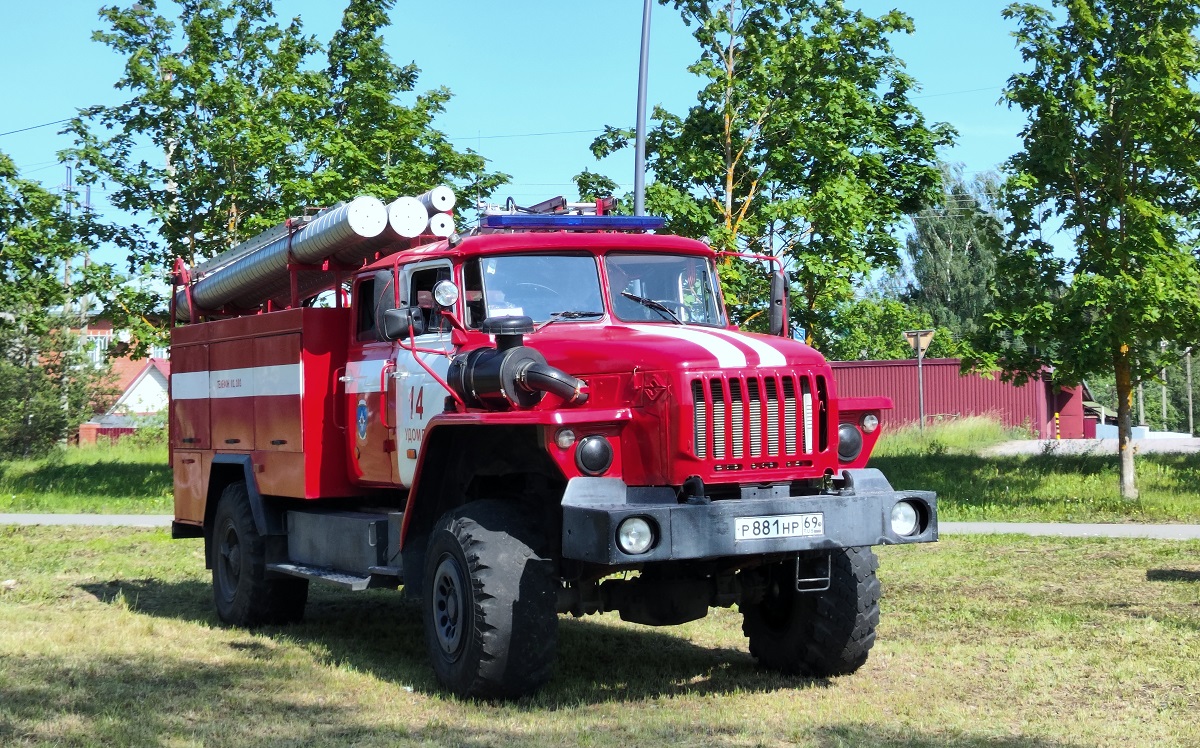 Тверская область, № Р 881 НР 69 — Урал-43206-41