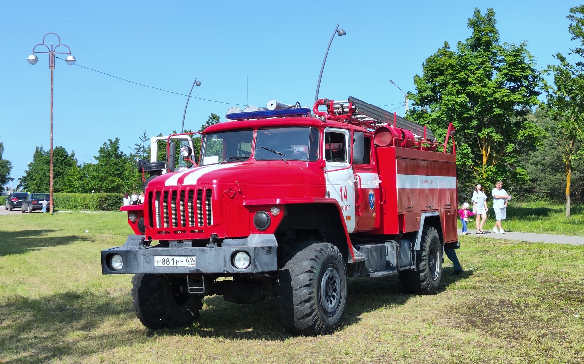 Тверская область, № Р 881 НР 69 — Урал-43206-41
