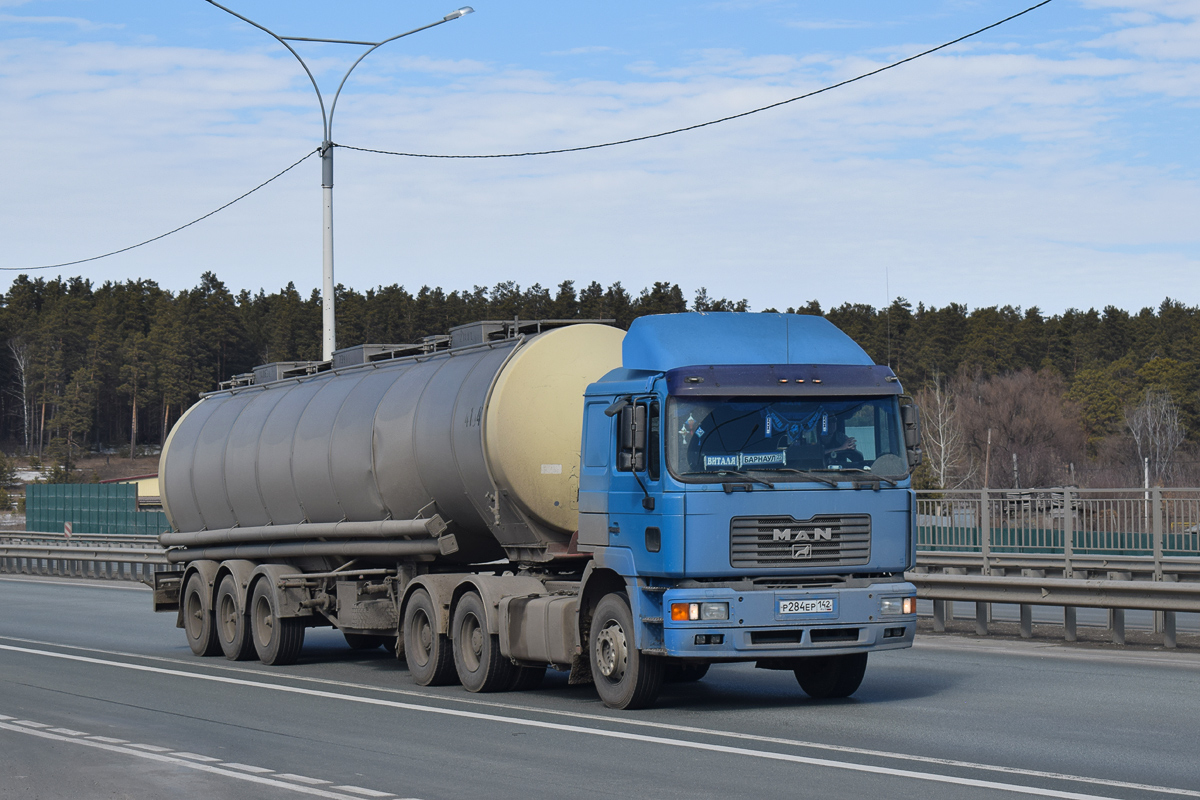 Кемеровская область, № Р 284 ЕР 142 — MAN F2000 26.463