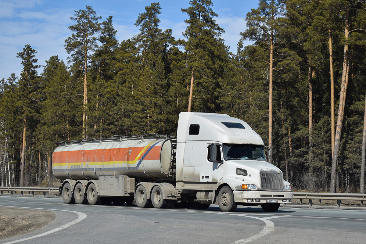 Алтайский край, № У 371 УТ 42 — Volvo VNL660