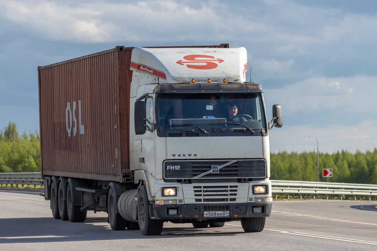Кабардино-Балкария, № У 588 ВН 07 — Volvo ('1993) FH12.380