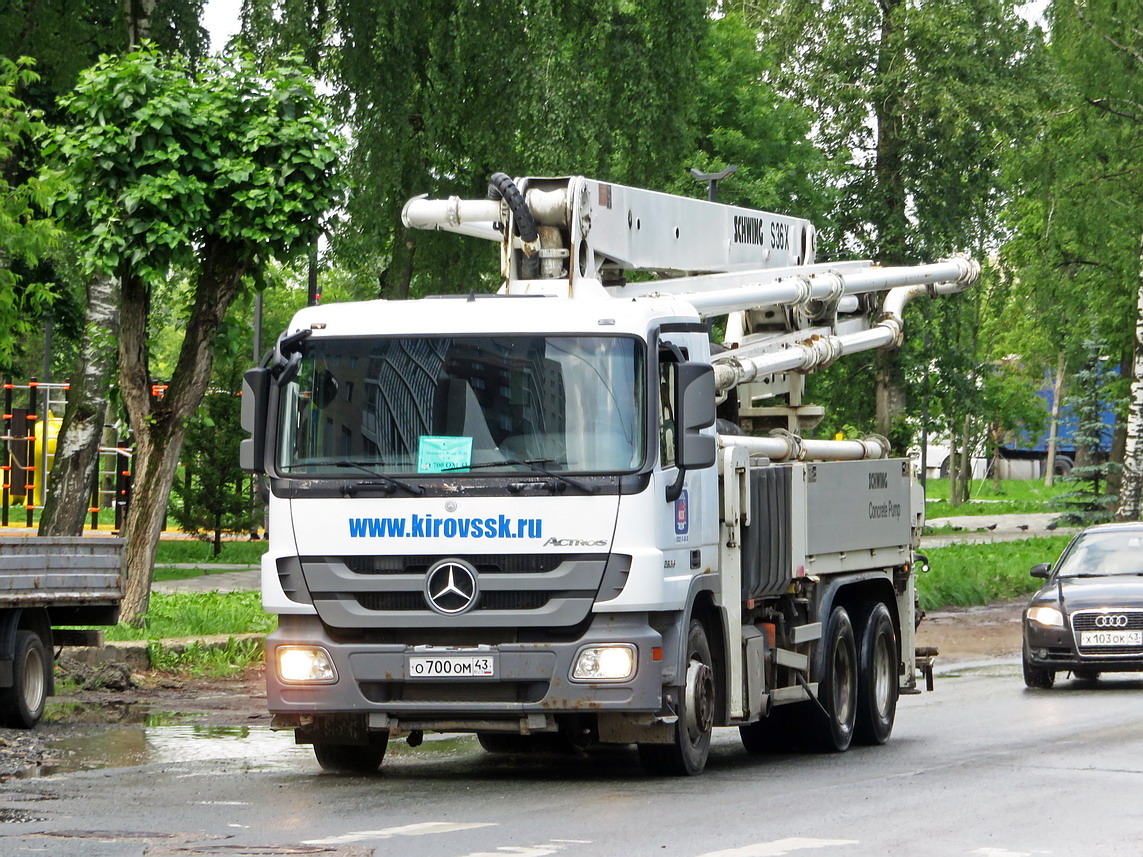 Кировская область, № О 700 ОМ 43 — Mercedes-Benz Actros ('2003) 2636