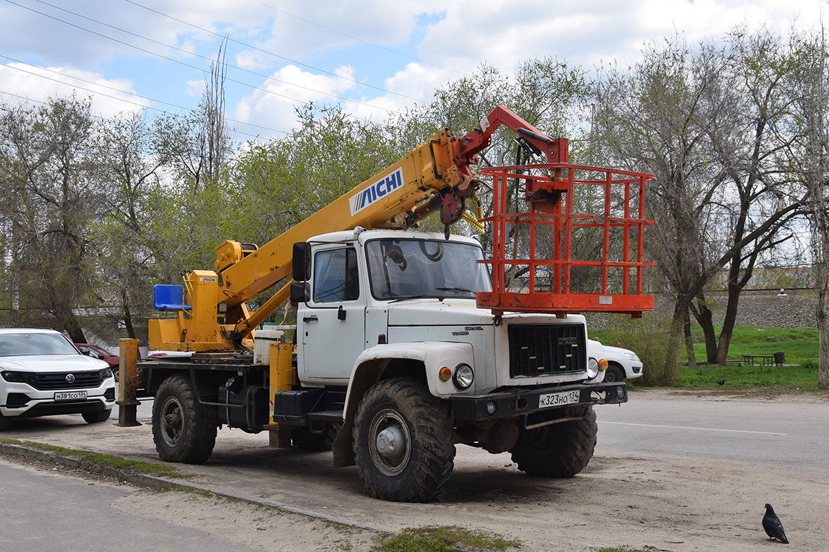 Волгоградская область, № К 323 НО 134 — ГАЗ-33081 «Садко»
