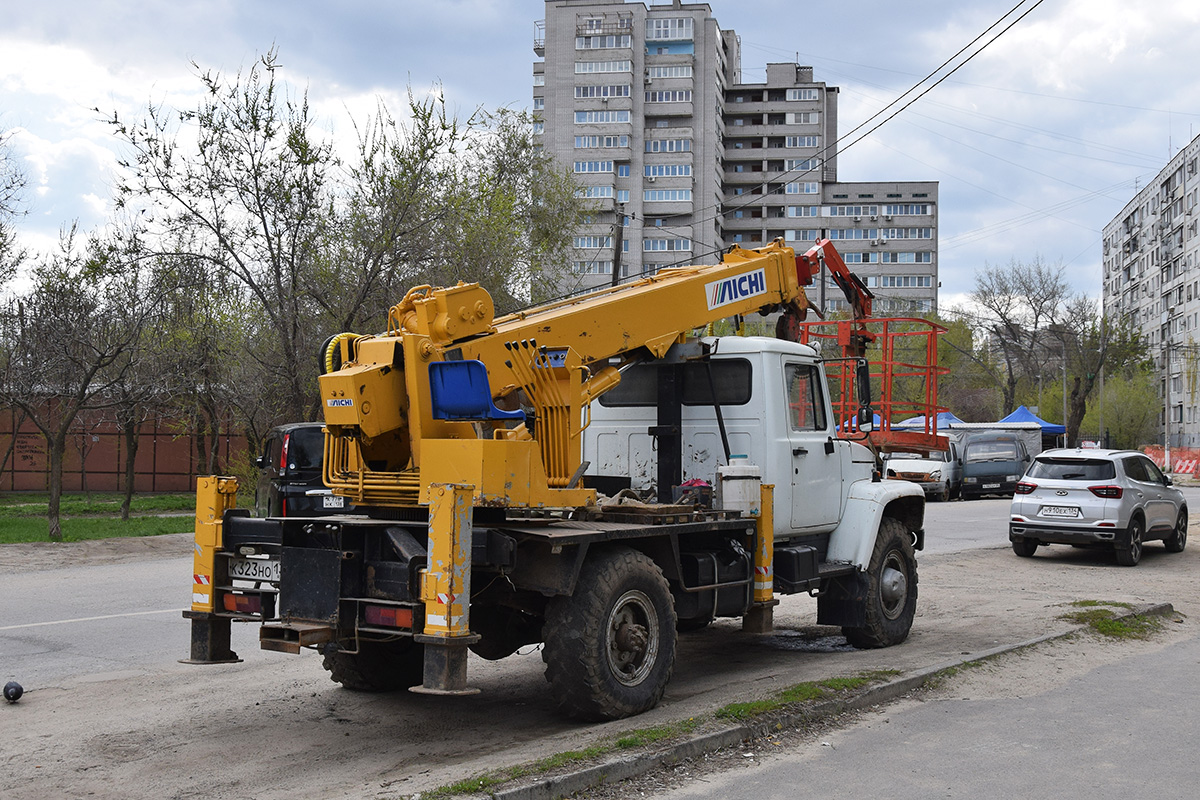 Волгоградская область, № К 323 НО 134 — ГАЗ-33081 «Садко»
