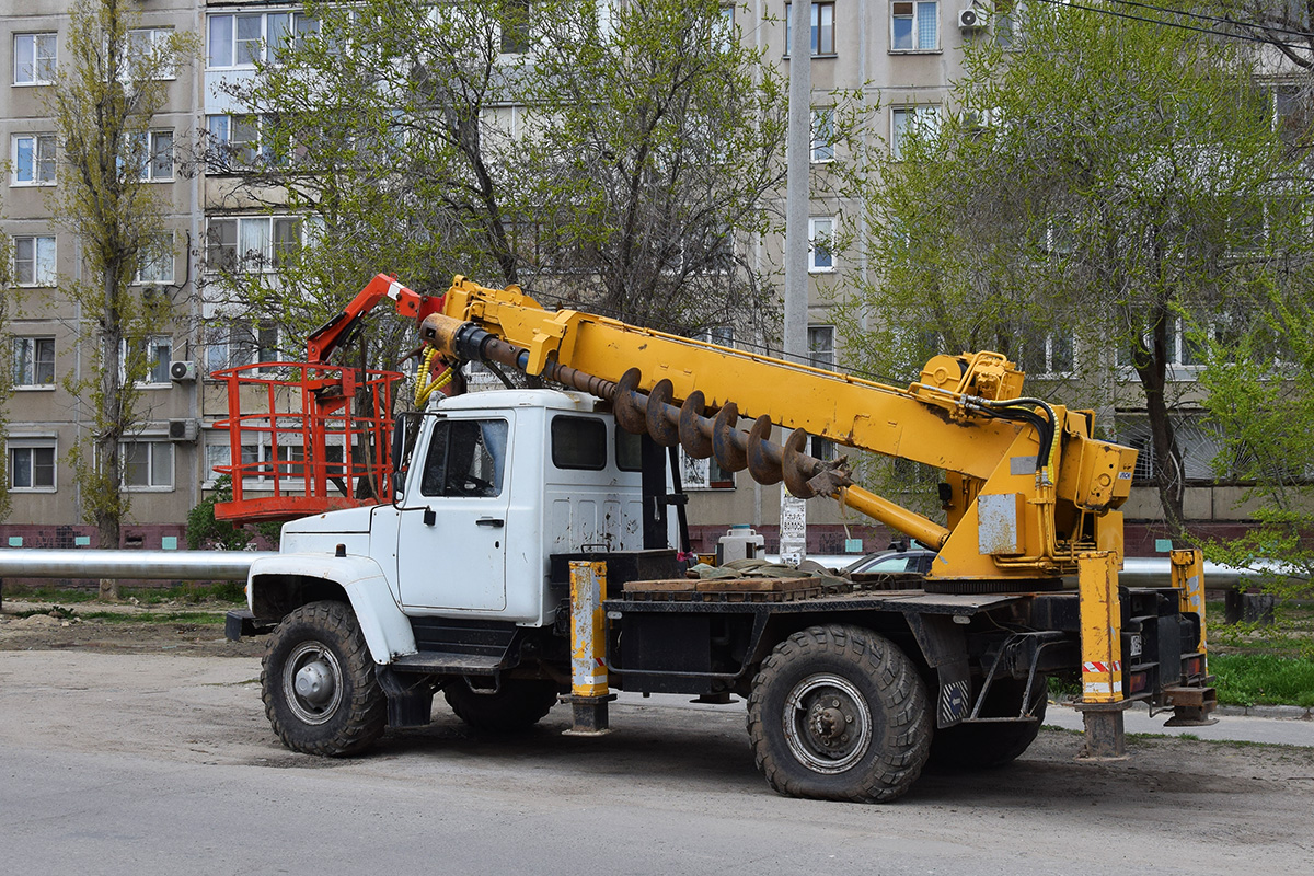 Волгоградская область, № К 323 НО 134 — ГАЗ-33081 «Садко»