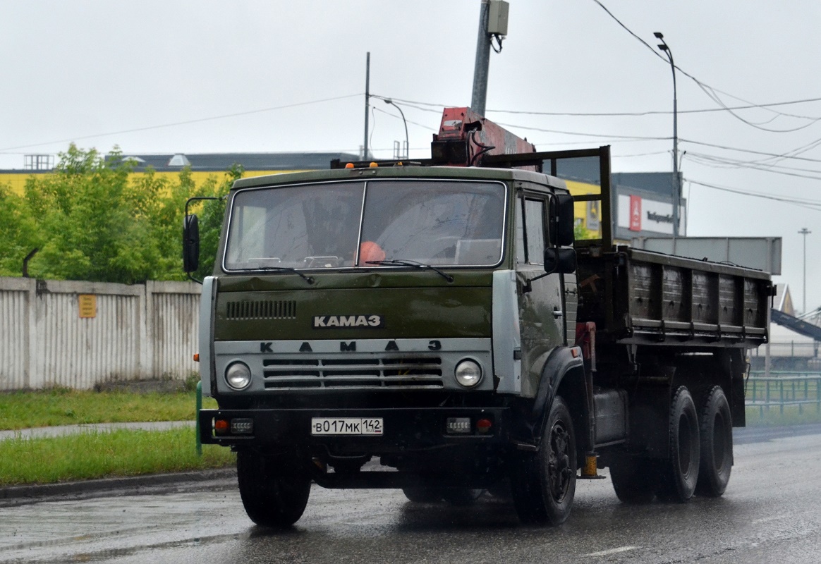 Кемеровская область, № В 017 МК 142 — КамАЗ-53212