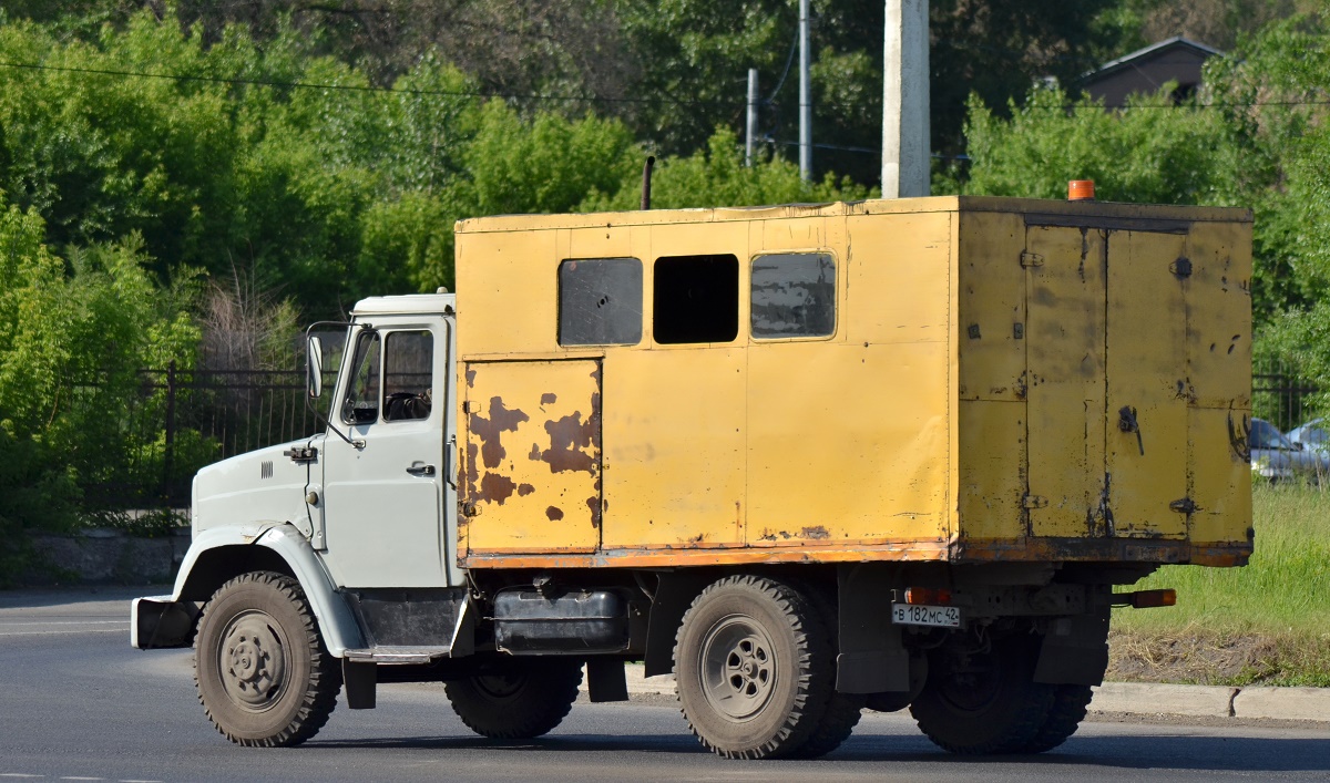 Кемеровская область, № В 182 МС 42 — ЗИЛ-494560