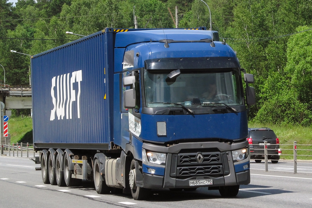 Московская область, № М 685 НС 790 — Renault T-Series ('2013)