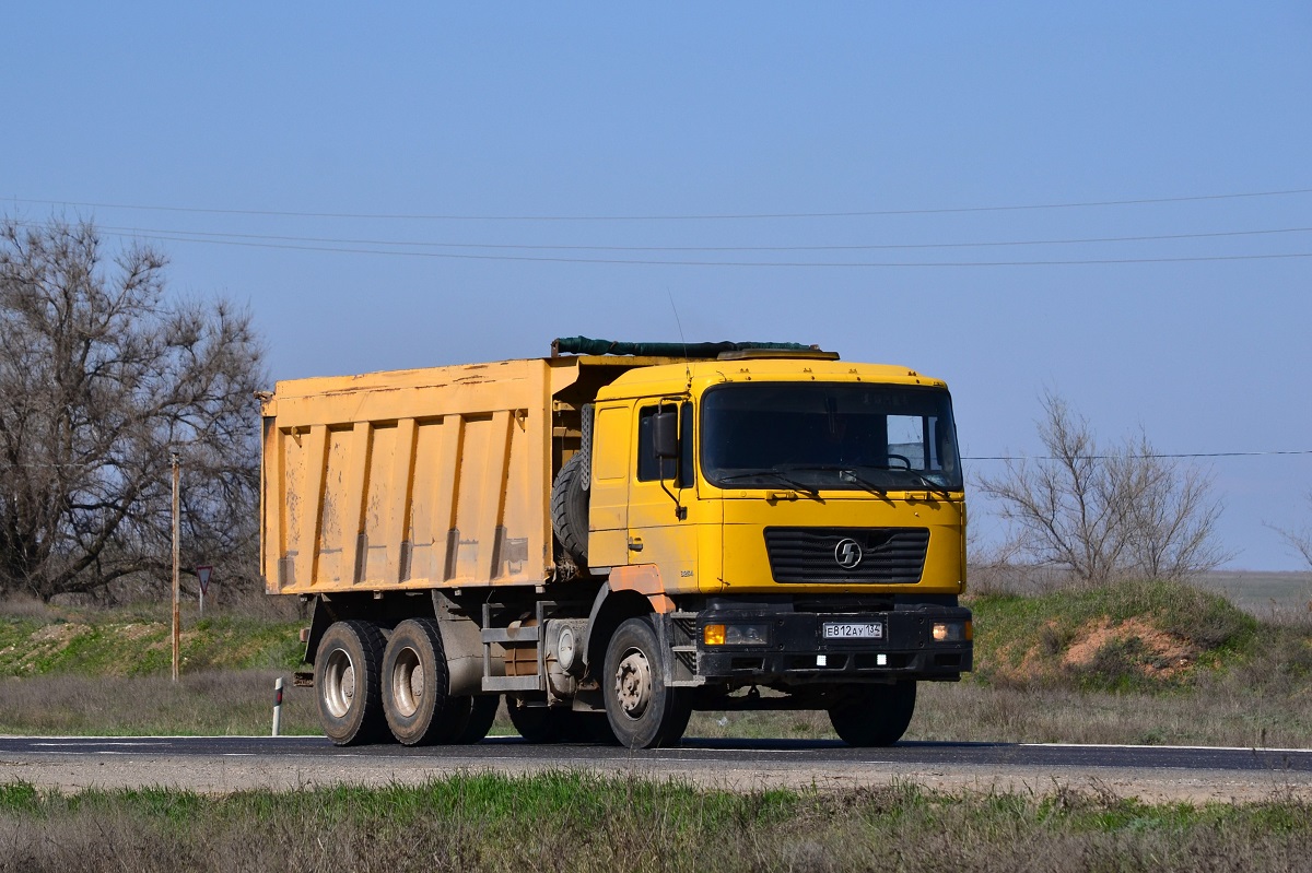 Волгоградская область, № Е 812 АУ 134 — Shaanxi Shacman F2000 SX325x