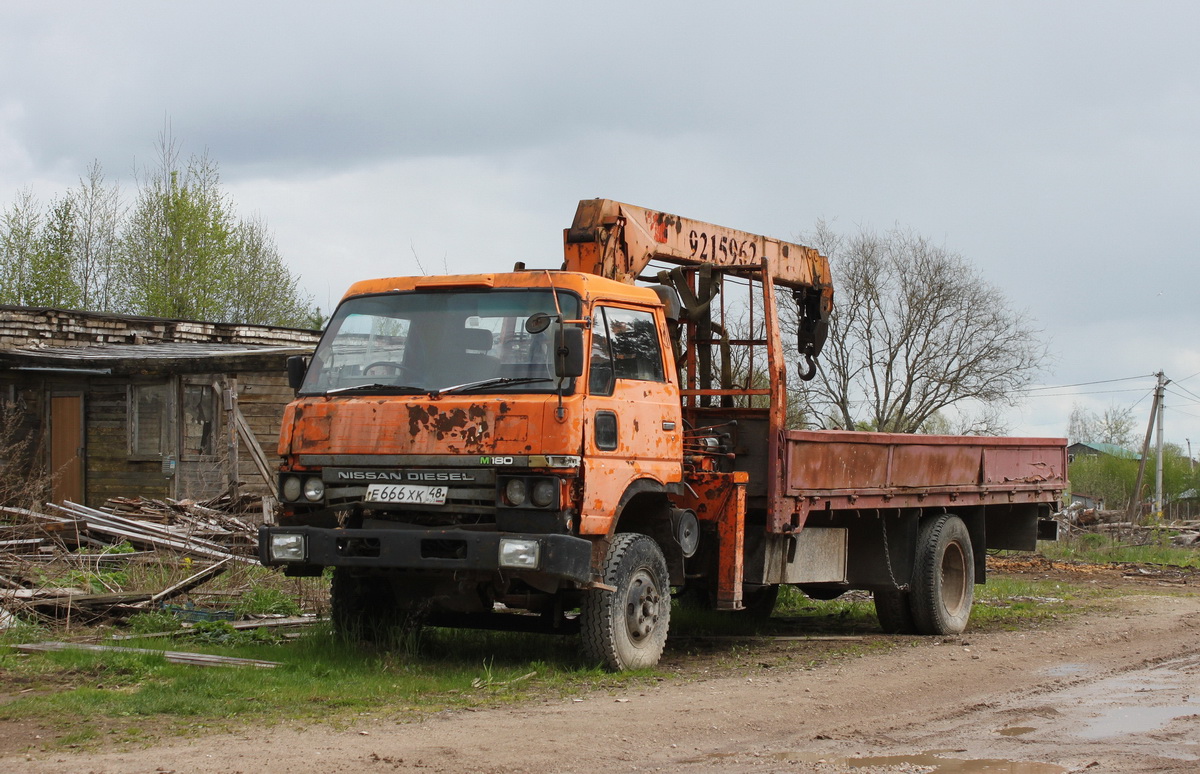 Псковская область, № Е 666 ХК 48 — Nissan Diesel Condor