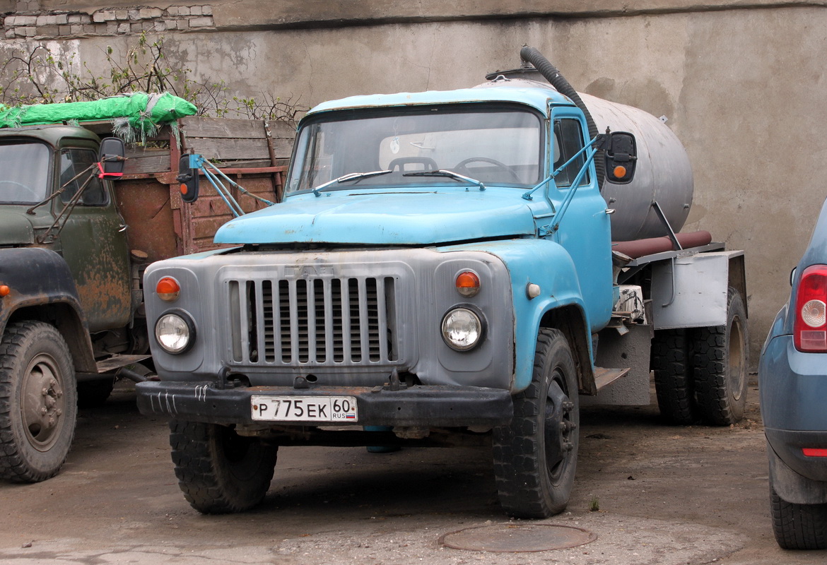Псковская область, № Р 775 ЕК 60 — ГАЗ-53-12