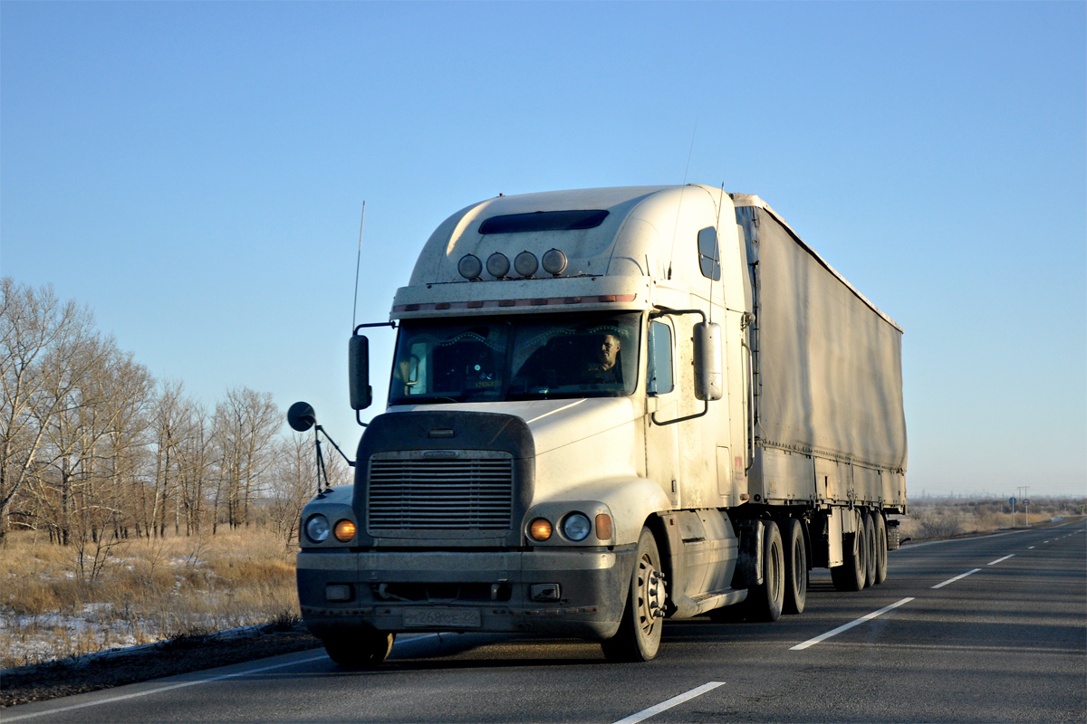 Алтайский край, № М 268 СЕ 22 — Freightliner Century Class