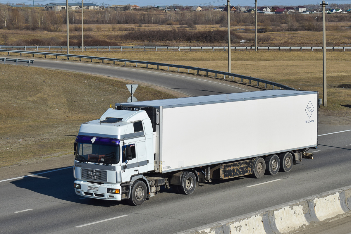 Алтайский край, № Р 220 СМ 22 — MAN F2000 19.403