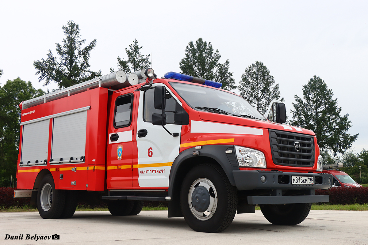 Санкт-Петербург, № М 815 КМ 198 — ГАЗ-C42R33