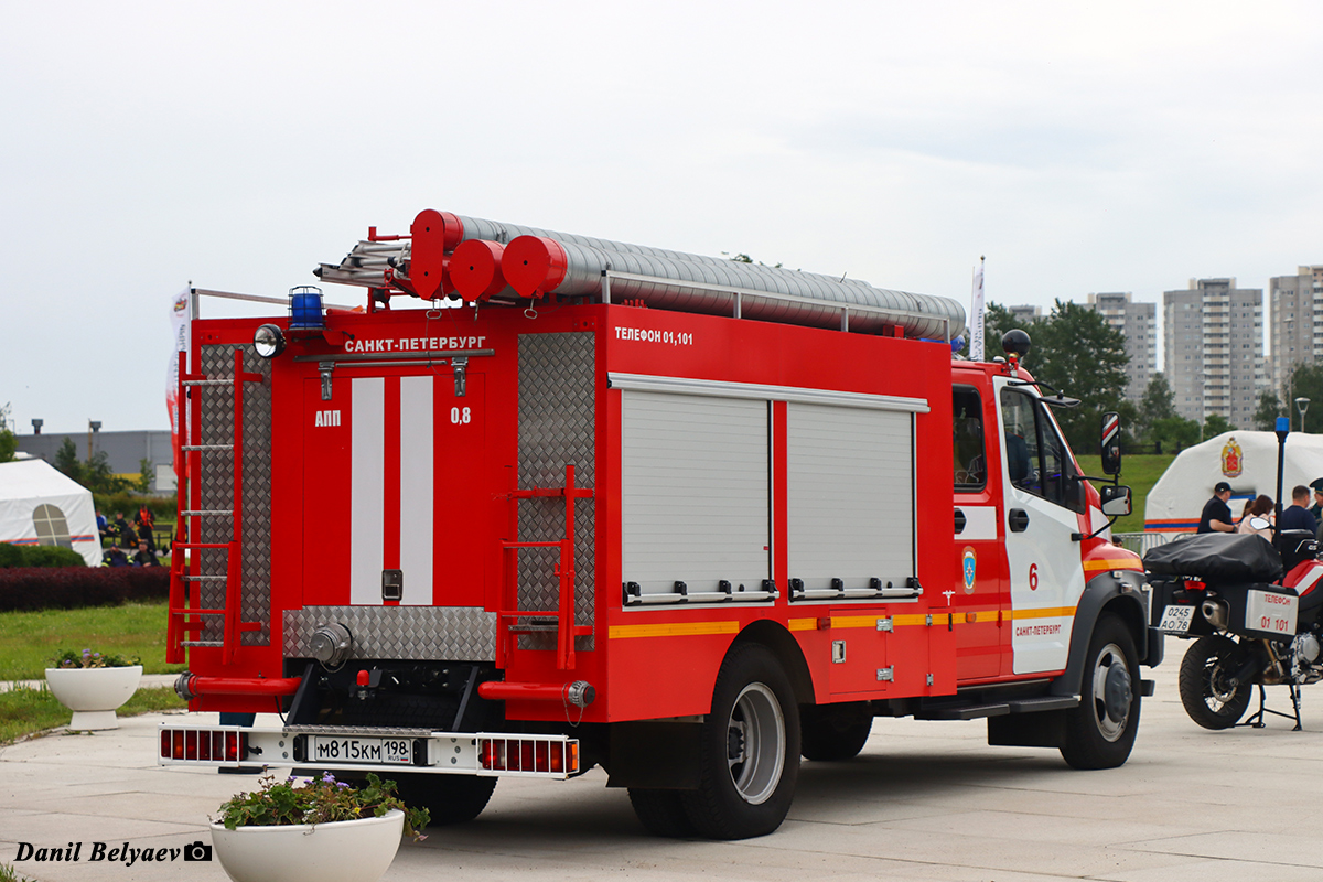 Санкт-Петербург, № М 815 КМ 198 — ГАЗ-C42R33